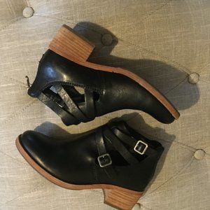 Kork Ease black leather ankle bootie